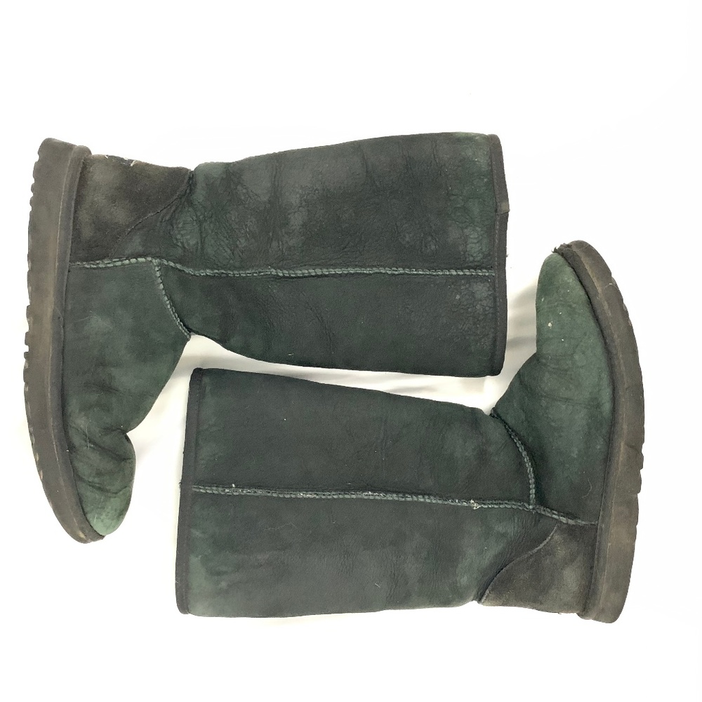 Ugg Classic Tall in Black Size 7W